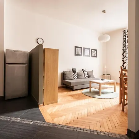 Elegant Old Town Market Warszawa