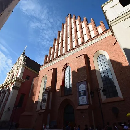 Elegant Old Town Market