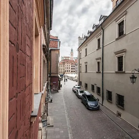 Elegant Old Town Market *
