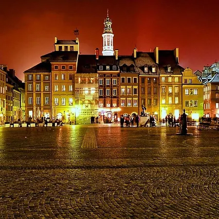 Elegant Old Town Market Apartment *