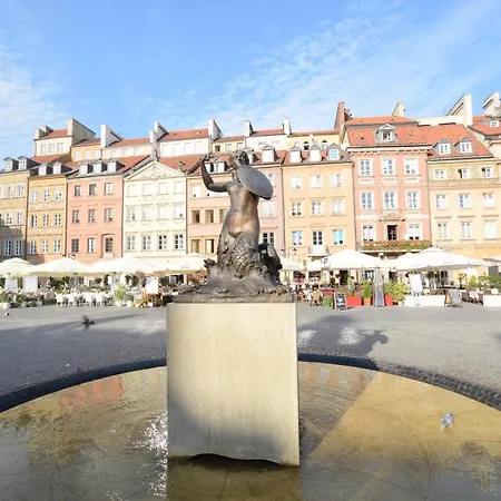 Elegant Old Town Market *